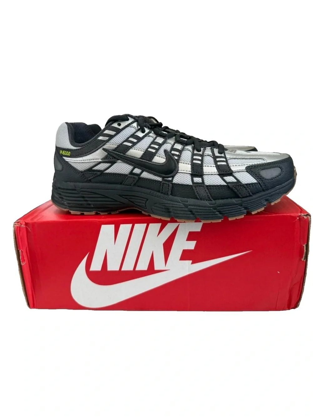 Nike Men’s Black and White Lace-Up Sneaker